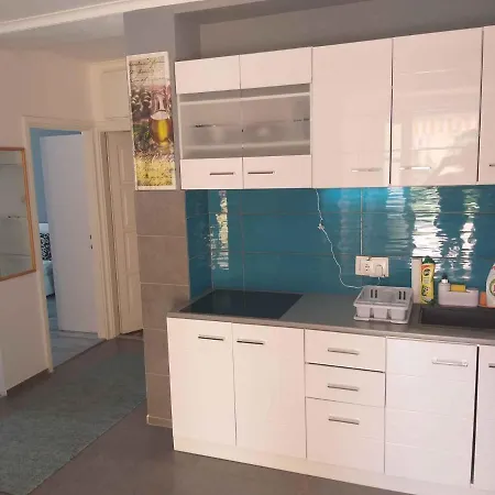 In 41941 Balatonlelle