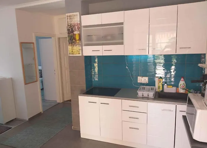 In 41941 Balatonlelle